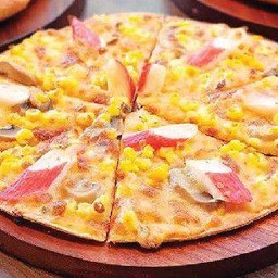 P2 พิซซ่าบางกรอบ ไส้กรอกปูอัดชีส