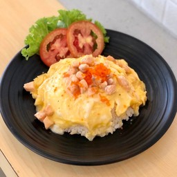 ข้าวไข่ข้นแซลมอน