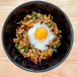 ข้าวกะเพราไก่ (ไม่รวมไข่ออนเซ็น)