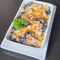 BLACK Fettuccine Baked Double Cheese (เฟตตูชินีหมึกดำ อบดับเบิ้ลชีส)