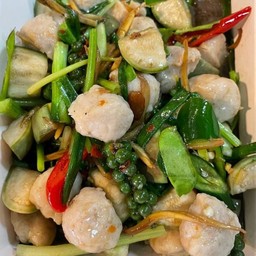 ผัดฉ่าลูกชิ้นปลากราย