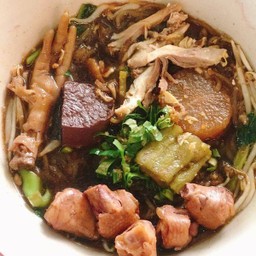 ก๋วยเตี๋ยวไก่รวมธรรมดา