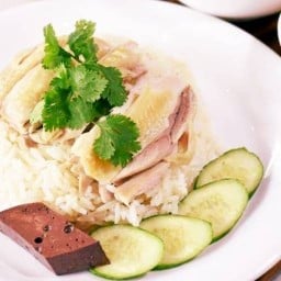เจ๊จินข้าวมันไก่ By...ร้านยินดี เจ๊จินข้าวมันไก่ By...ร้านยินดี