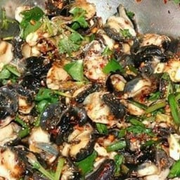 เจ้เจ ส้มตำ ยำแซ่บ
