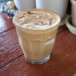 คาราเมลมัคคิอาโต้ร้อน