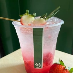 Strawberry Soda สตอเบอรี่โซดา