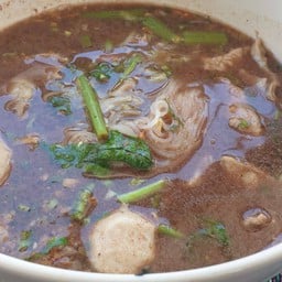 แจ่ม ก๋วยเตี๋ยวหมู เนื้อ น้ำตก
