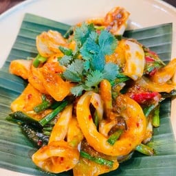 ปลาหมึกผัดไข่เค็ม