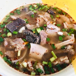 ต้มแซ่บเครื่องในเนื้อ