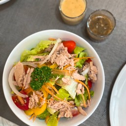 สลัดทูน่าสลัด