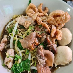 ก๋วยเตี๋ยวหมูน้ำตก