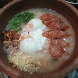 ร้านต้มเลือดหมูหน้าตลาดฟ้าไทย ต้มเลือดหมูหน้าตลาดฟ้าไทย