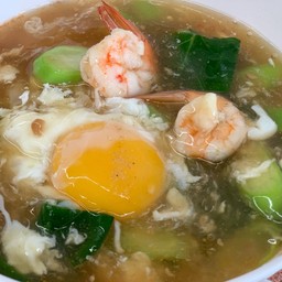 ราดหน้าไข่เยิ้ม