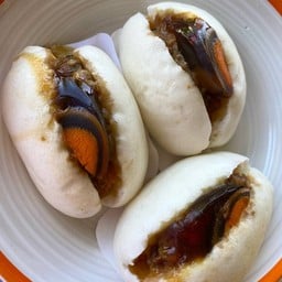 ขนมจีบซาลาเปาตาบุญ -