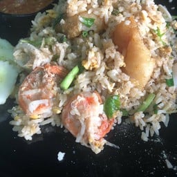 ข้าวต้มทะเลผัดแห้ง