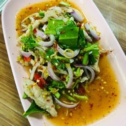 ยำหมูมะนาว