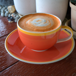 ชาไทยนมสดร้อน