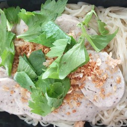 บะหมี่แซ่บนัว หน้าหมูยอ