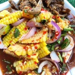 ยำข้าวโพดปลากรอบ