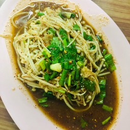 ลาบเห็ดเข็มทอง