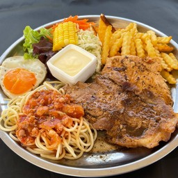 สเต็กหมู+ไก่+สปาเก็ตตี้
