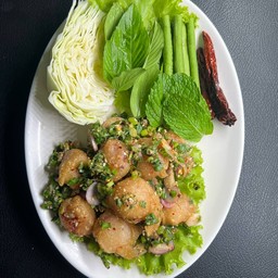 ลาบแหนมทอด