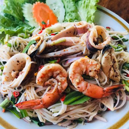 ยำขนมจีนทะเล(กุ้งหมึก)