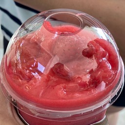 สตรอเบอร์รี่สมูทตี้(Strawberry Smoothie)