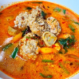 ต้มยำหมูปั้นก้อนน้ำข้น