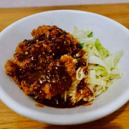 บะหมี่ไก่ทอดซอสหม่าล่า