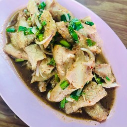 น้ำตกคอหมูย่าง