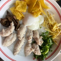 โจ๊กหมูใส่ไข่