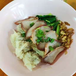 เกี๊ยวแห้งหมูแดง