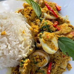 ข้าวราดผัดห่อหมกทะเล