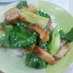 คะน้าหมูกรอบ