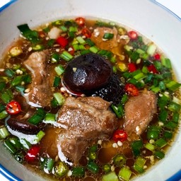 หมูตุ๋นต้มยำ (พิเศษ)