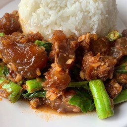 พริกแกงเอ็นแก้วราดข้าว