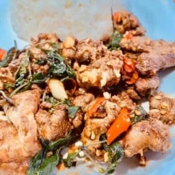 โหระพาสมองราดข้าว
