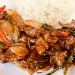 ผัดพริกเผาตับราดข้าว