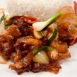 ผัดพริกเผาเอ็นแก้วราดข้าว