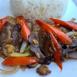 พริกสดเนื้อเปื่อยราดข้าว
