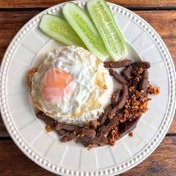 ข้าวราดลิ้นกระเทียมทอดกรอบ