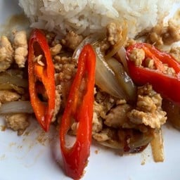 พริกสดไก่สับราดข้าว