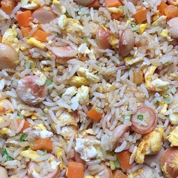 ข้าวผัดไส้กรอก