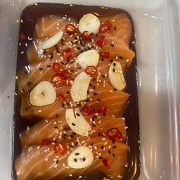 แซลมอนดอง 100 กรัม ( salmon dong 100 g )