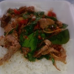 ผัดเผ็ดหมูป่าเป็นกับข้าว ใส่หน่อไม้