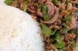 ลาบหมูข้าวสวย