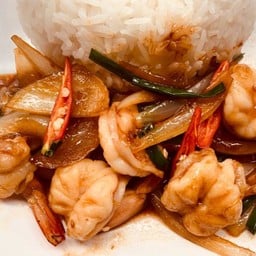 ผัดพริกเผากุ้งราดข้าว