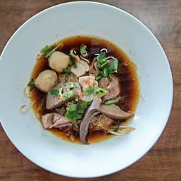 เส้นหมี่หมู