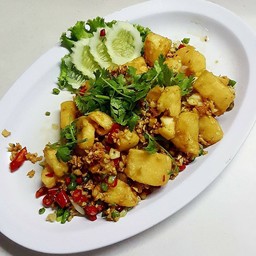 เต้าหู้ไข่ทอดผัดพริกเกลือ